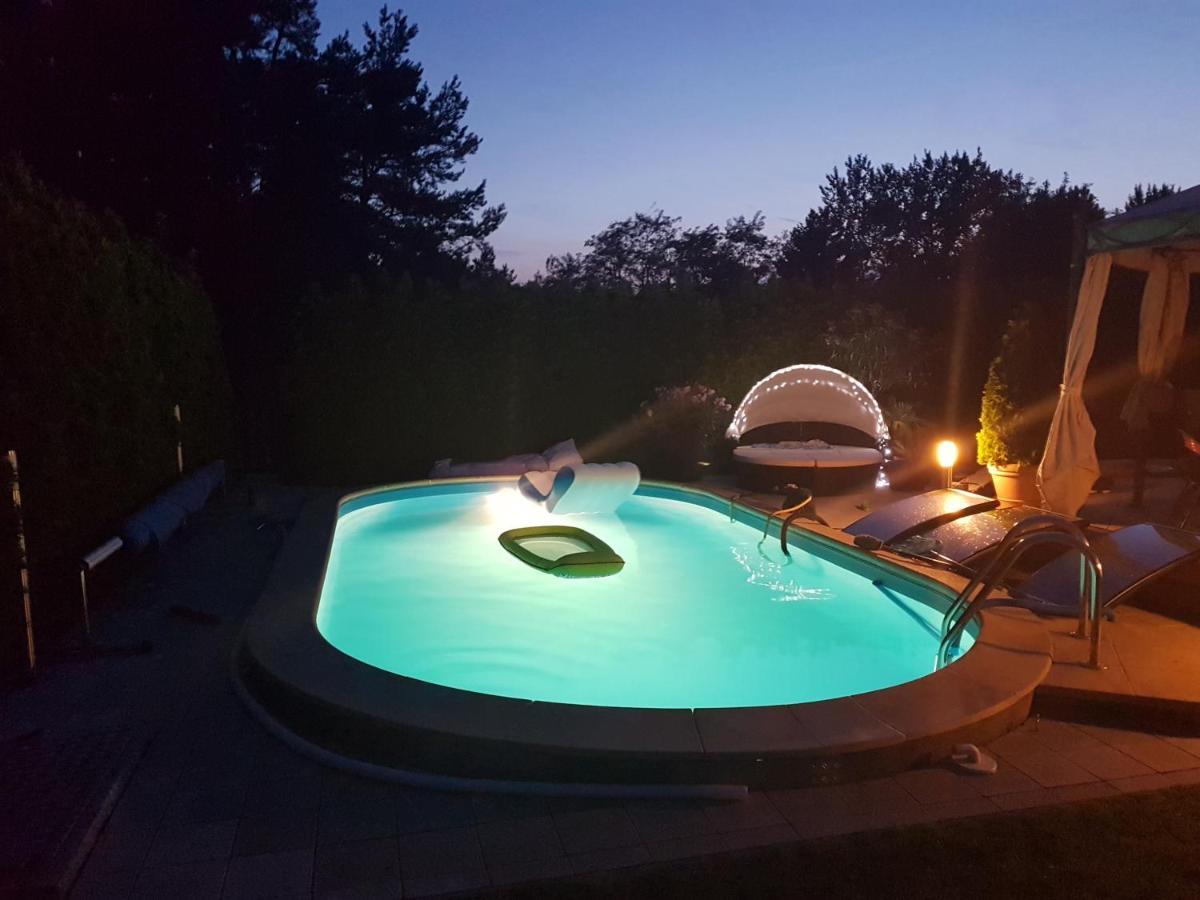 Gaestezimmer Im Bewohnten Efh Mit Pool Und Garten Ziltendorf Exterior photo