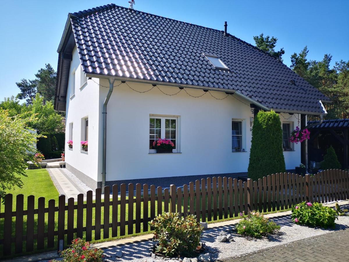 Gaestezimmer Im Bewohnten Efh Mit Pool Und Garten Ziltendorf Exterior photo