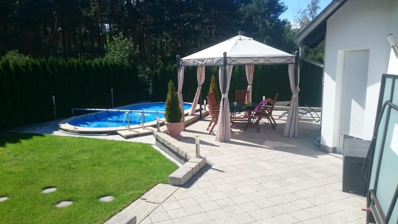 Gaestezimmer Im Bewohnten Efh Mit Pool Und Garten Ziltendorf Exterior photo