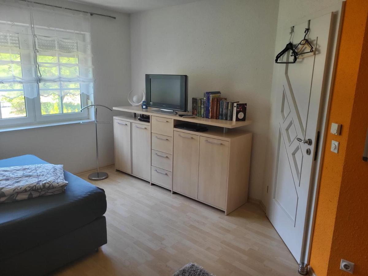 Gaestezimmer Im Bewohnten Efh Mit Pool Und Garten Ziltendorf Exterior photo